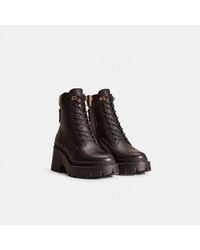 【COACH】レディース＊スタッズ付き レザーブーツ Pierce Bootie Coach Women's Pierce Leather Bootie Size 6.5B Color Chalk