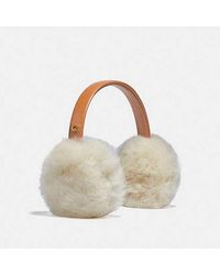 COACH - Orejeras De Shearling En Castaño - Lyst
