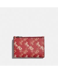 COACH Porta carte di credito doppio, con cerniera, con il motivo della carrozza trainata da cavalli - Rosso