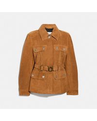 COACH Heritage Jacke aus Veloursleder mit Gürtel - Braun