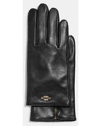 COACH - Coach Plaque Leather Tech Gloves - Lyst