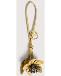 Coccinelle - Grained Leather Key Ring Flower - Lyst