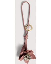 Coccinelle - Grained Leather Key Ring Flower - Lyst