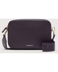 Coccinelle - Umhängetasche Aus Genarbtem Leder Tebe Medium - Lyst