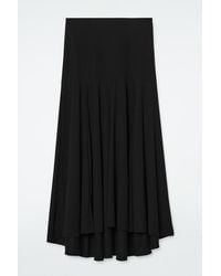 COS - Ausgestellter Asymmetrischer Midirock - Lyst
