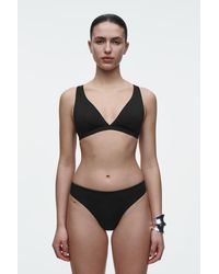 COS - High Apex Bikinioberteil - Lyst