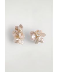COS - Boucles D'Oreilles Façon Bouquet De Perles - Lyst