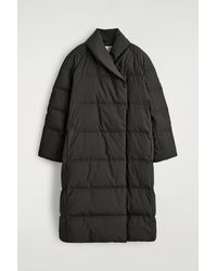 COS - Shawl-Collar Quilted Down Long Coat - Lyst