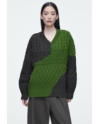 COS - Pullover Aus Merinowolle Mit Abstraktem Zopfmuster - Lyst