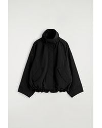 タグ付き COSナイロンファンネルネック NYLON FUNNEL-NECK JACKET ナイロンファンネルネックジャケット