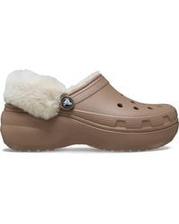 Crocs™ - Classic Platform Fuzz Lined Sabots Femmes Latte - Lyst