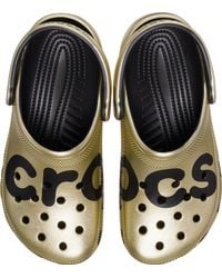 Crocs™ - | unisex | classic metallic logo | clogs | gelb | 36 - Lyst
