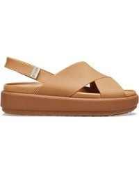 Crocs™ - | damen | brooklyn luxe cross strap | sandalen | braun | 34 - Lyst
