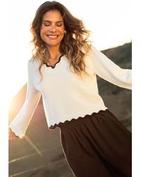 CUPSHE - Weißer Langarmpullover Mit V-Ausschnitt Und Wellensaum - Lyst