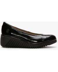 fly london mid wedge pump