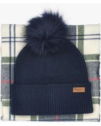 Barbour - Dover Light Evergreen Beanie & Hailes Scarf Gift Set - Lyst