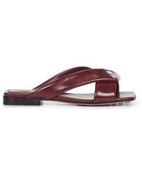 Bottega Veneta - Burgundy Shiny Calf Leather Riva Flat Mules - Lyst
