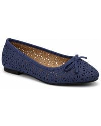Spot on - Laser Cut Floral Bow Detail Ballet Pump - Lyst