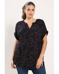 Yours - Pleated Front Floral Swing Top - Lyst