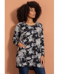 Klass - Embellished Loose Fit Printed Knit Tunic Top - Lyst