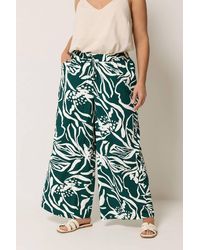 Yours - Floral Wide Leg Trousers - Lyst