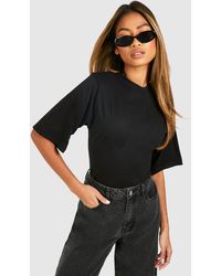 Boohoo - T-shirt With Shoulder Pads - Lyst