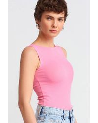 Dilvin - Sleeveless Slim-Fit Boat Neck Blouse - Lyst