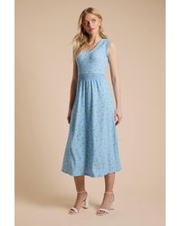 Dorothy Perkins - Ditsy V Neck Shirred Waist Printed Jersey Midi Dress - Lyst