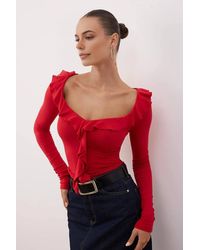 WOVCOR - Ruffle Detail Sweetheart Neck Fitted Knit Blouse - Lyst
