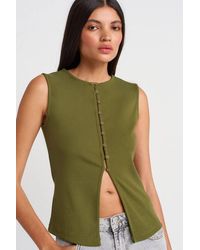 Dilvin - Ribbed Sleeveless Button-Front Blouse - Lyst