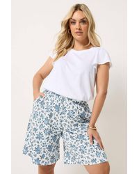 Yours - Ditsy Floral Shorts - Lyst