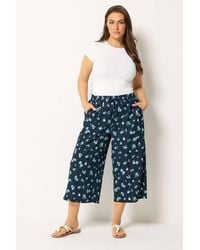 Yours - Floral Cropped Trousers - Lyst