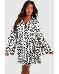 Boohoo - Plus Printed Flare Sleeve Shirt Dress - Lyst