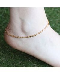 The Colourful Aura - Golden Brass Floral Minimalist Boho Thin Slim Foot Payal Anklet - Lyst