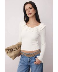 WOVCOR - Textured Fitted Stretch Knit Blouse W/ Ruffle Neck Detail - Lyst