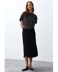 WOVCOR - A-Line Satin Midi Woven Skirt W/ Fluid Drape & Elegant Silhouette - Lyst