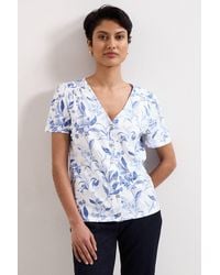 Phase Eight - Lorenna V-Neck Short Sleeve Top - Lyst