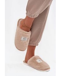 Love Lace - Warm Fur Slippers With Bear Patch & Cozy Rounded Toe Comfort - Lyst