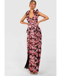 Boohoo - Textured Floral Cut Out Ring Detail Maxi Dress - Lyst