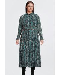 Karen Millen - Plus Size Printed Georgette Pleated Woven Maxi Dress - Lyst