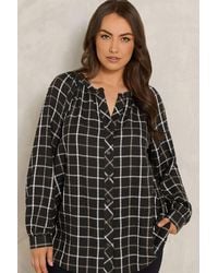 Evans - Long Sleeve Check Crinkle Blouse - Lyst