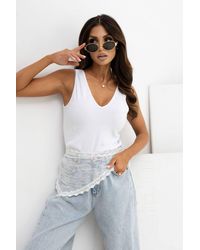 Love Lace - Everyday Ribbed V-Neck Sleeveless Comfortable Vest - Lyst