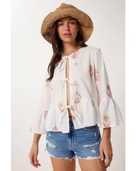 Happiness İstanbul - Frilly Crew Neck Long Sleeve Floral Blouse - Lyst