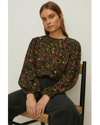Oasis - Paisley Floral Shirred Cuff Top - Lyst