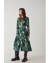 Warehouse - Pleated Midi Belted Shirt Dress In Print - Lyst