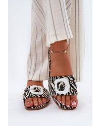 Love Lace - Textile Buckle Flat Flip Flops Summer Everyday Light Sandals - Lyst