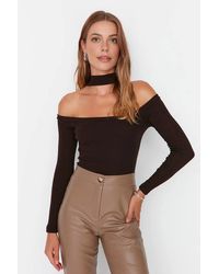 WOVCOR - Choker Detailed Fitted Crop Ribbed Knit Blouse - Lyst