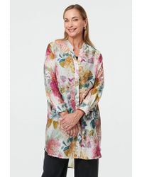 Izabel London - Floral Long Sleeve Longline V-Neck Shirt - Lyst
