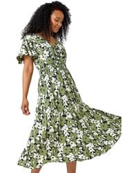 Roman - Petite Floral Print Shirred Midi Dress - Lyst