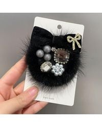 Peach Accessories - Faux Fur Brooch With Velvet Bow & Gems - Lyst